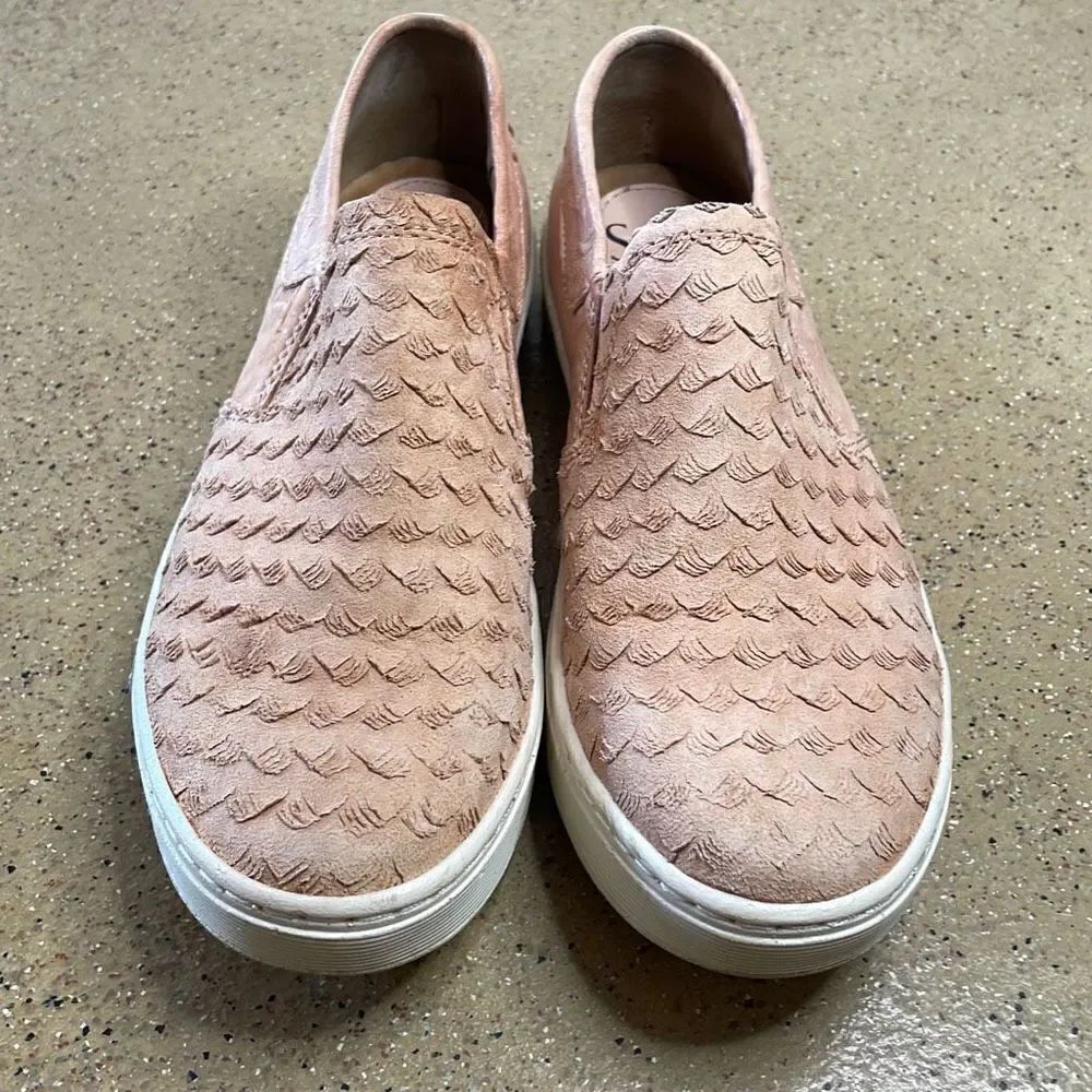 Söfft Somers Textured Distressed Leather Slip On Sneakers 7.5 Blush Pink